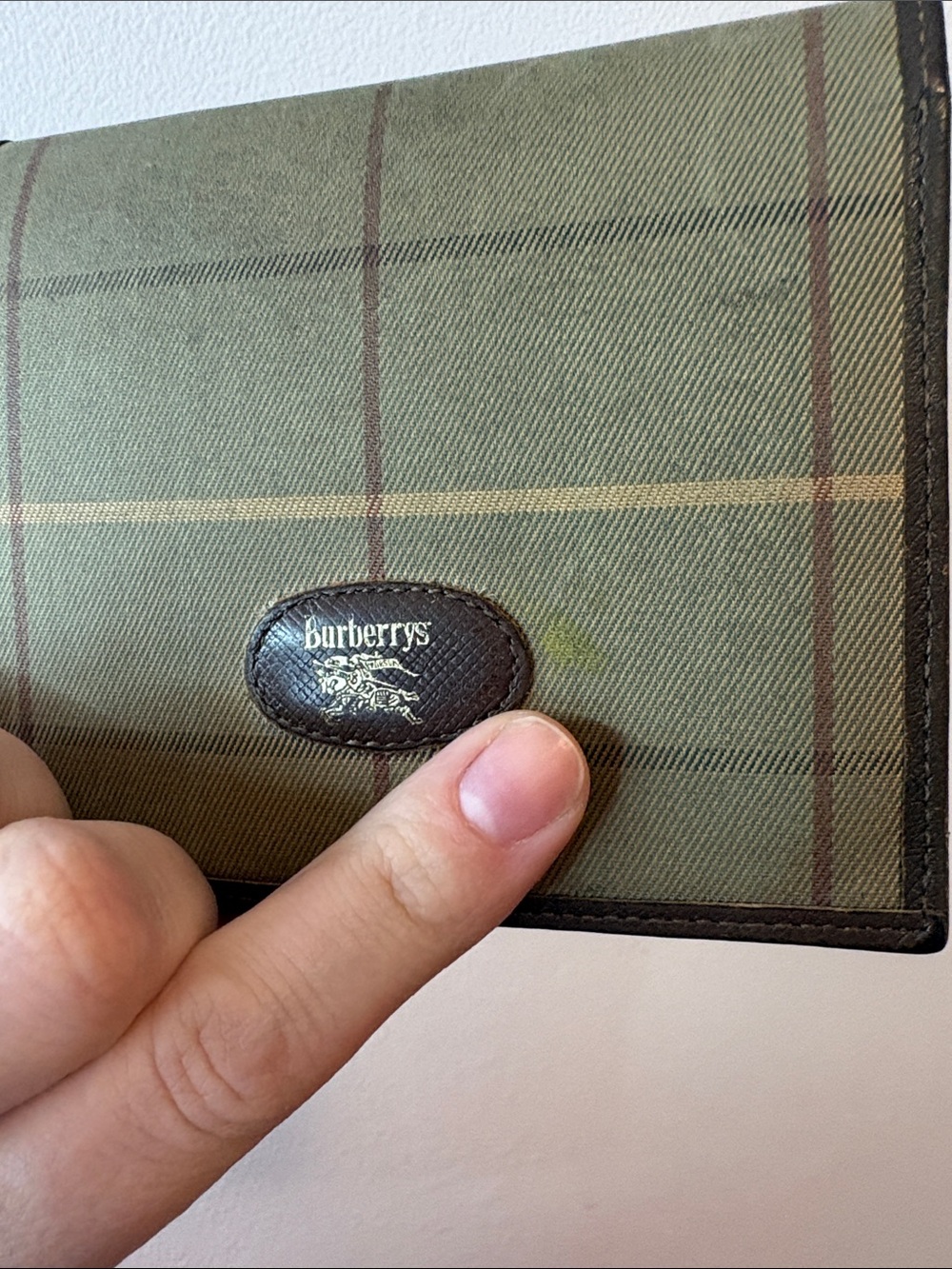 Burberry’s✨ Olive Green Plaid Canvas Bifold Wallet with Brown Trim w/COA - Picture 2 of 9